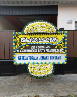 Papan Bunga Duka di Karang Serang
